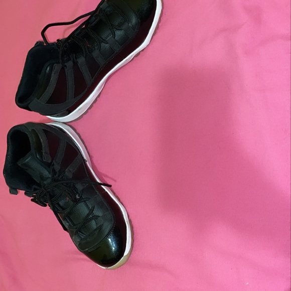 Jordan 11 - Picture 3 of 3